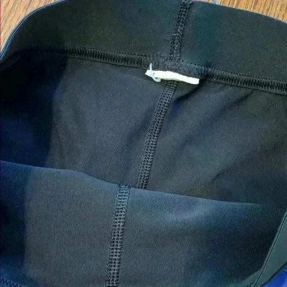 Reebok - Picture 3 of 3